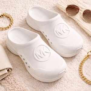 Michael Kors Wiley Slip On Clogs – Optic White – Size 9M – New in Box